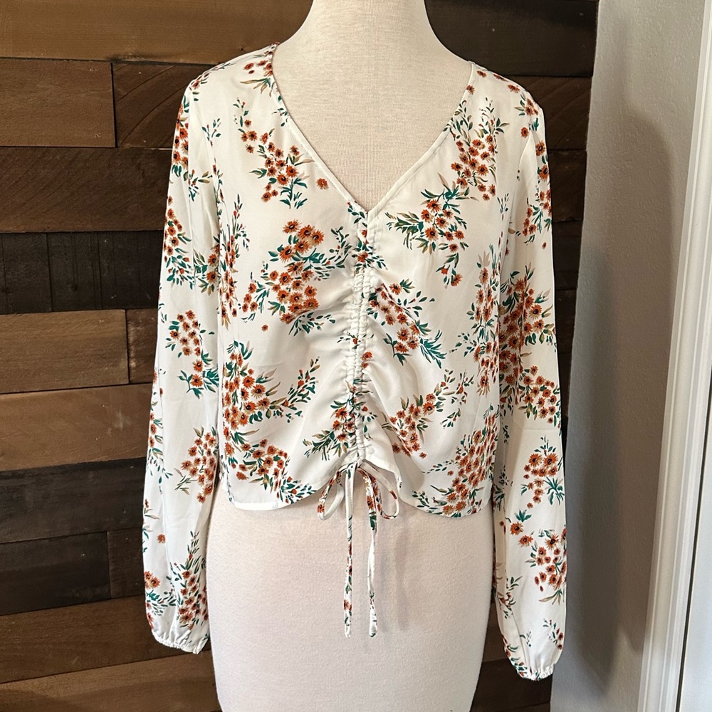 NWOT Sugarlips white floral top with adjustable tie